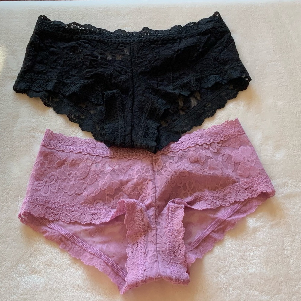 (2) HANKY PANKY Signature Lace Boyshorts
